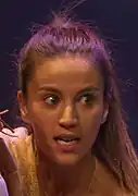 Claudia Salas interprète Rebeka,dite « Rebe ».