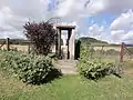 Chapelle-oratoire entre les deux villages.