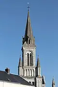 Clocher de l'église vu de la place de Goderville