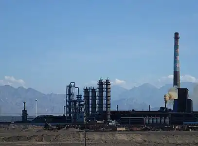 Exploitation du charbon dans le bassin de Tourfan. Vue partielle. 2012.