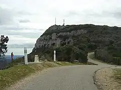 Le col du Bourricot (520&nbsp;m) et la vue sur le mont Bouquet.