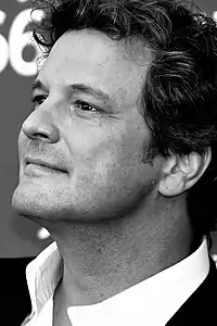Photo noir et blanc. Tête de 3/4 gauche