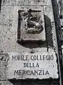 Plaque à l'entrée.