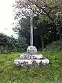 Croix de chemin entre Confort et Meilars.