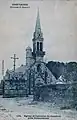 Confort : l'église et le calvaire au début du XXe&nbsp;siècle (carte postale Émile Hamonic).