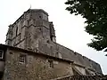 Créneaux du mur sud de l'église.