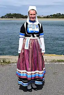 Costume de cérémonie de la fin du dix neuvième siècle.