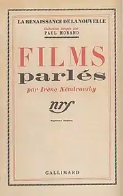 Couverture beige avec caractères noirs et rouges