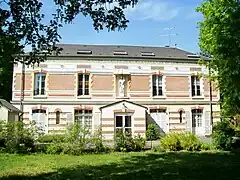Une villa du XIXe&nbsp;siècle, rue de Luzarches.