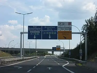 Fin de l'A7 à la « Jonction Grünewald » où elle rejoint l'A1.