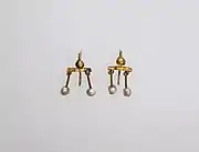 Une paire de crotalia, modèle très populaires à Rome au Ier&nbsp;siècle.