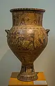 Amphore-cratère. Retour d'Apollon à Délos accueilli par Artemis. H. 98&nbsp;cm.Paros, v. 640.Musée National d'Arch. Athènes