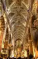 La nef principale de la basilique.