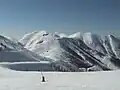 Vue du dôme de Barrot depuis les pistes de ski de la Dreccia-Adrech de Forche (2&nbsp;011&nbsp;m) au nord-est.