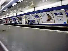 Vue générale du quai de la direction Créteil de la ligne 8.