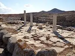 Ruines de l’oikos des Naxiens dans le sanctuaire de Délos, VIe&nbsp;siècle&nbsp;av. J.-C.