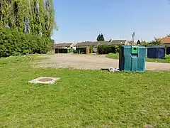 Le puits 57 dans son environnement.