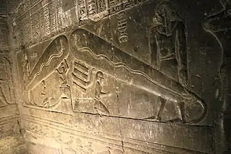 Crypte no&nbsp;4 (bas-relief, photo).