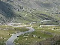 Route descendant vers Jausiers.