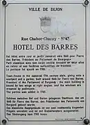 Plaque d'information trilingue (français, anglais, allemand).