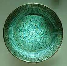 Plat à la ronde de poissons,art de l'Iran mongol