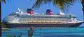 Le Disney Fantasy à Castaway Cay en 2015.