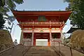 Temple Dōjō-ji (no&nbsp;1 sur le plan): Escalier menant au portail du niōmon.