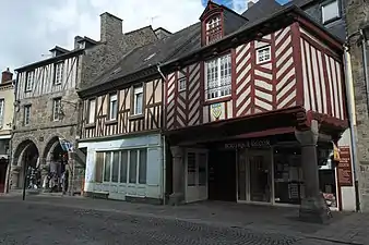 no 27 (maison de la Grisardière) et nos 29 et 31.