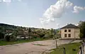 Dolno Kamartsi : vue du village et de l'école primaire