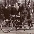 Dominique Lamberjack au kilomètre de Dourdan 1903, devenu recordman du monde sur sa Griffon (aux pneus Wolber).