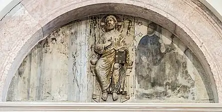 Le tympan Romn du XIIIe&nbsp;siècle - Christ en majesté
