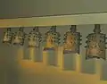 Carillon de six cloches yongzhong à suspension inclinée, VIe&nbsp;siècle&nbsp;av. J.-C., Freer and Sackler Galleries, Washington D.C.