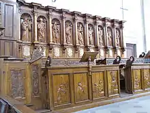 Stalles baroques (XVIIIe siècle).