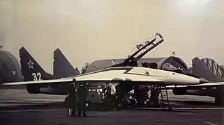 Accueil d'avions soviétiques sur le sol de la BA112 pour des échanges Normandie-Niemen pendant la Guerre froide.