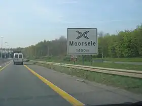 Panneau indiquant l'approche de l'échangeur