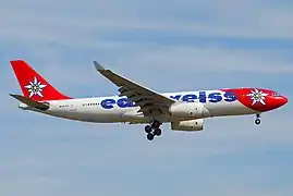 A330-200 (HB-IQZ), en vol. Cet appareil a été retiré de la flotte en novembre 2011. Il a ensuite été transféré à Air Transat.