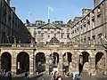 Les City Chambers vues de l'autre côté du Royal Mile depuis la croix Mercat sur la place du Parlement.