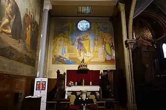 La chapelle Saint-Martin avec une châsse contenant des reliques.