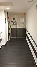 Entrée du service de réanimation de l'hôpital Geoffroy Saint-Hilaire