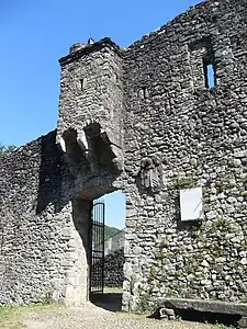 L'entrée de la forteresse