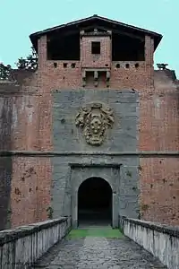 La porte d'entrée.
