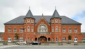 Façade principale du bâtiment voyageurs