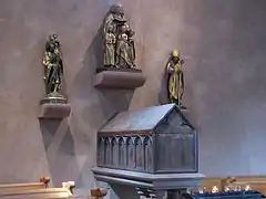 Châsse de sainte Sophie (XIVe&nbsp;siècle).