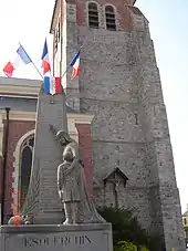 L'église et le monument aux morts de Henri-Émile Rogerol.