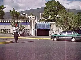 Extérieur de la station en 2000.