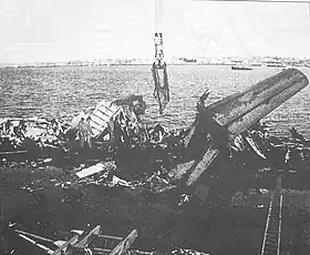 L'épave du Fokker F28 accidenté, après le crash du vol 405.