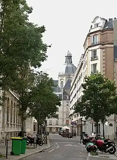Rue Neuve-Saint-Pierre vue depuis la rue Beautreillis.