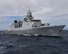 Destroyer hollandais HNLMS&nbsp;Evertsen de la classe De Zeven Provinciën class frigate.