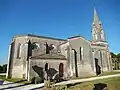 L'église Sainte-Madeleine de Crazannes par le Sud.