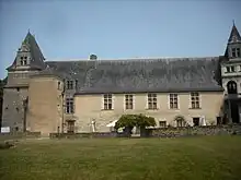 Photographie du Bâtiment des Gardes prise depuis la cour.